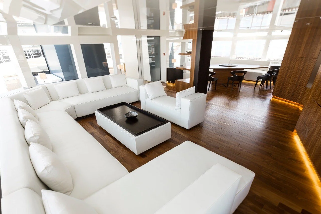 ENIGMA_XK_Upper_Saloon@2X