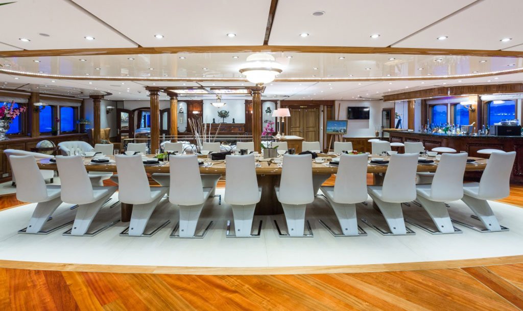 Legend-eyosexpeditions-4-quin-bisset