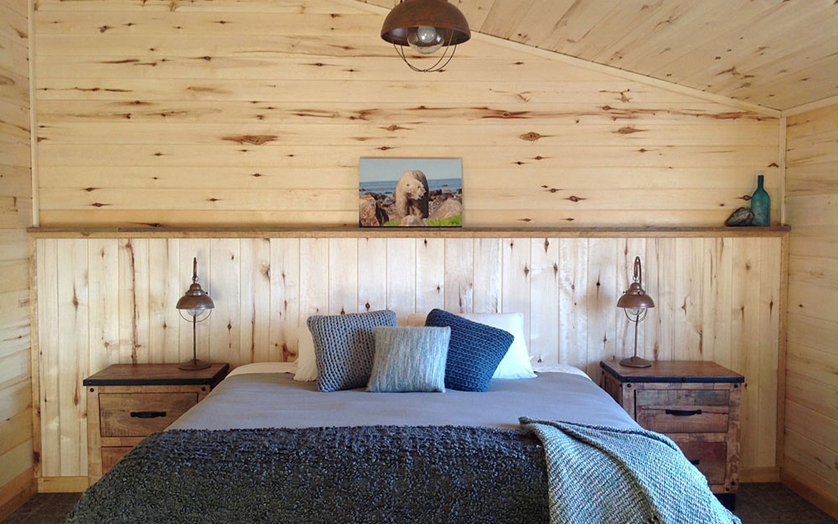 churchillherbst-churchillwildpolarbeartours-titelsealriverheritagelodgezimmer-4