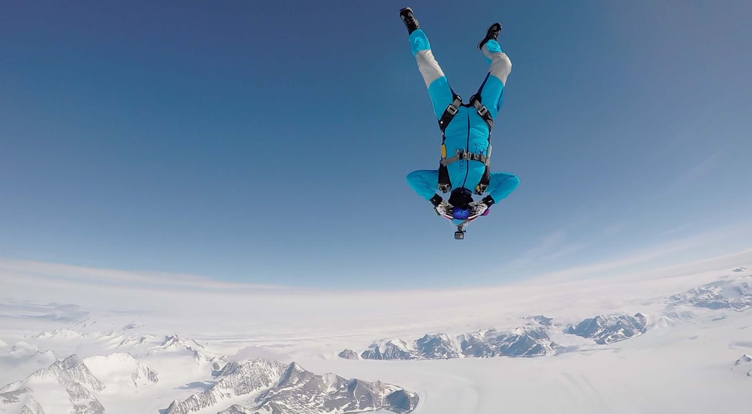 innere-antarktis-skydive-2-antarctic-logistics-and-expeditions-paul-henry-de-Bau00e8reapache-productions