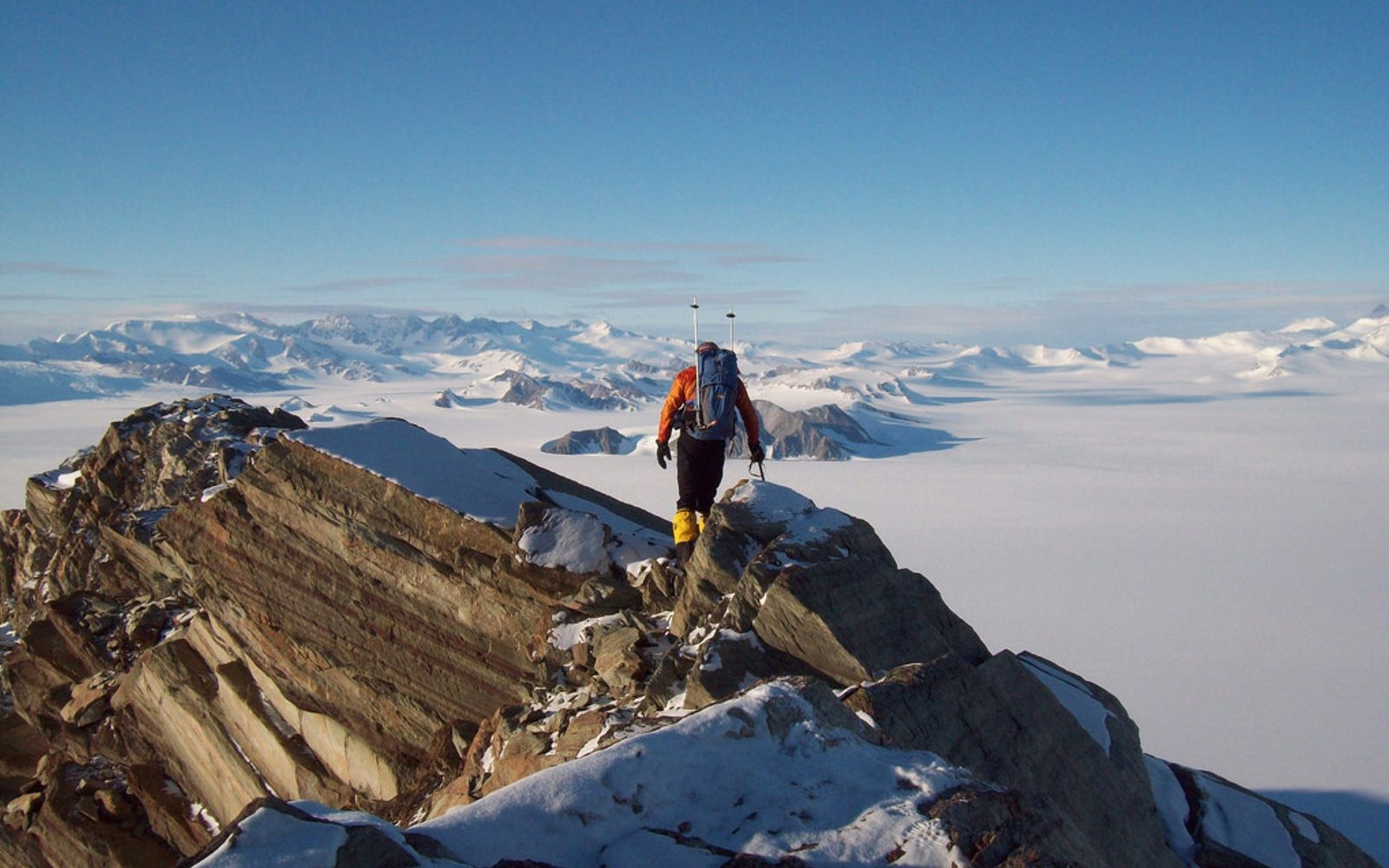 innereantarktis-bergsteigenexchile-antarcticlogisticsandexpedition-3 (1)