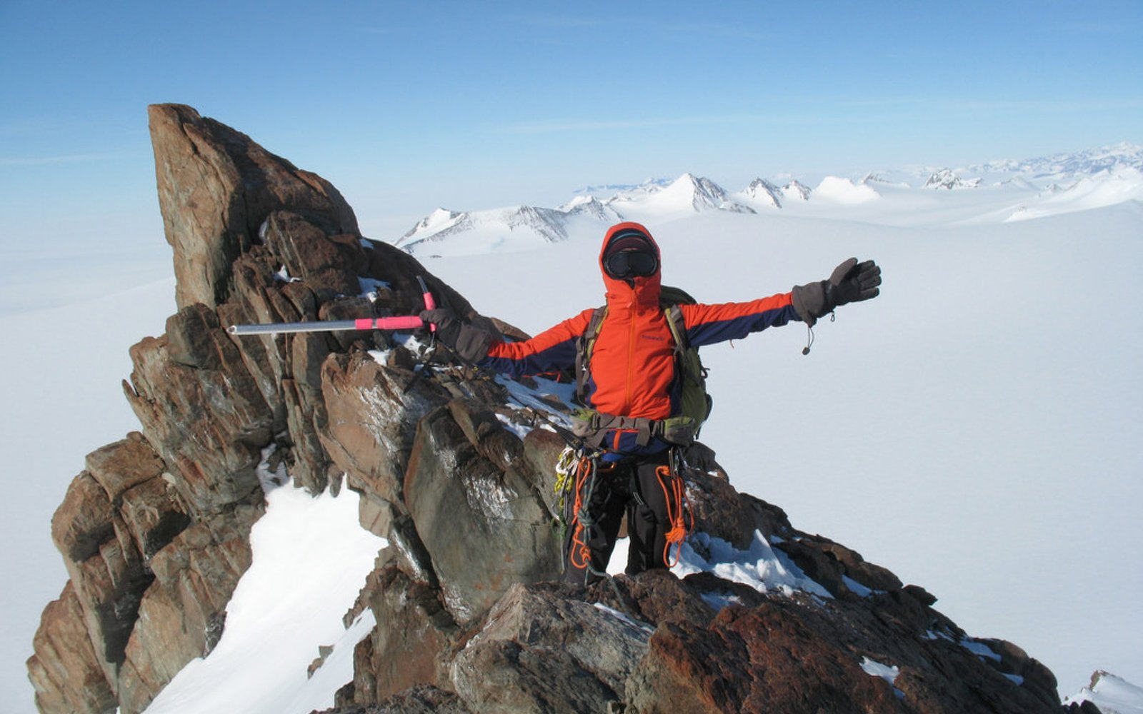 innereantarktis-bergsteigenexchile-antarcticlogisticsandexpedition-4 (1)