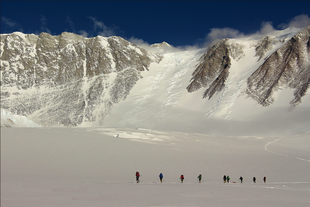 innereantarktis-mountvinson-antarcticlogisticsandexpedition-3