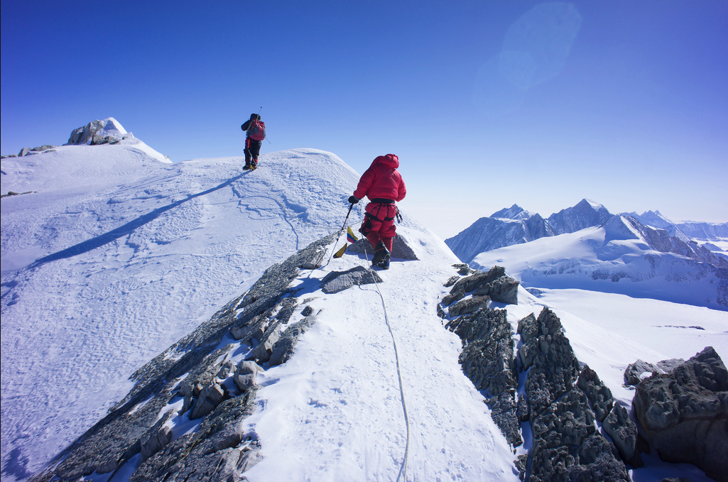 innereantarktis-mountvinson-antarcticlogisticsandexpedition-6