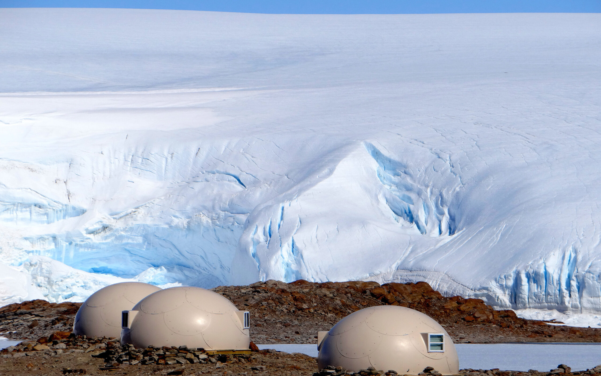 innereantarktis-tagesflugexpeditionexsuedafrika-whitedesertantarctica-S-1