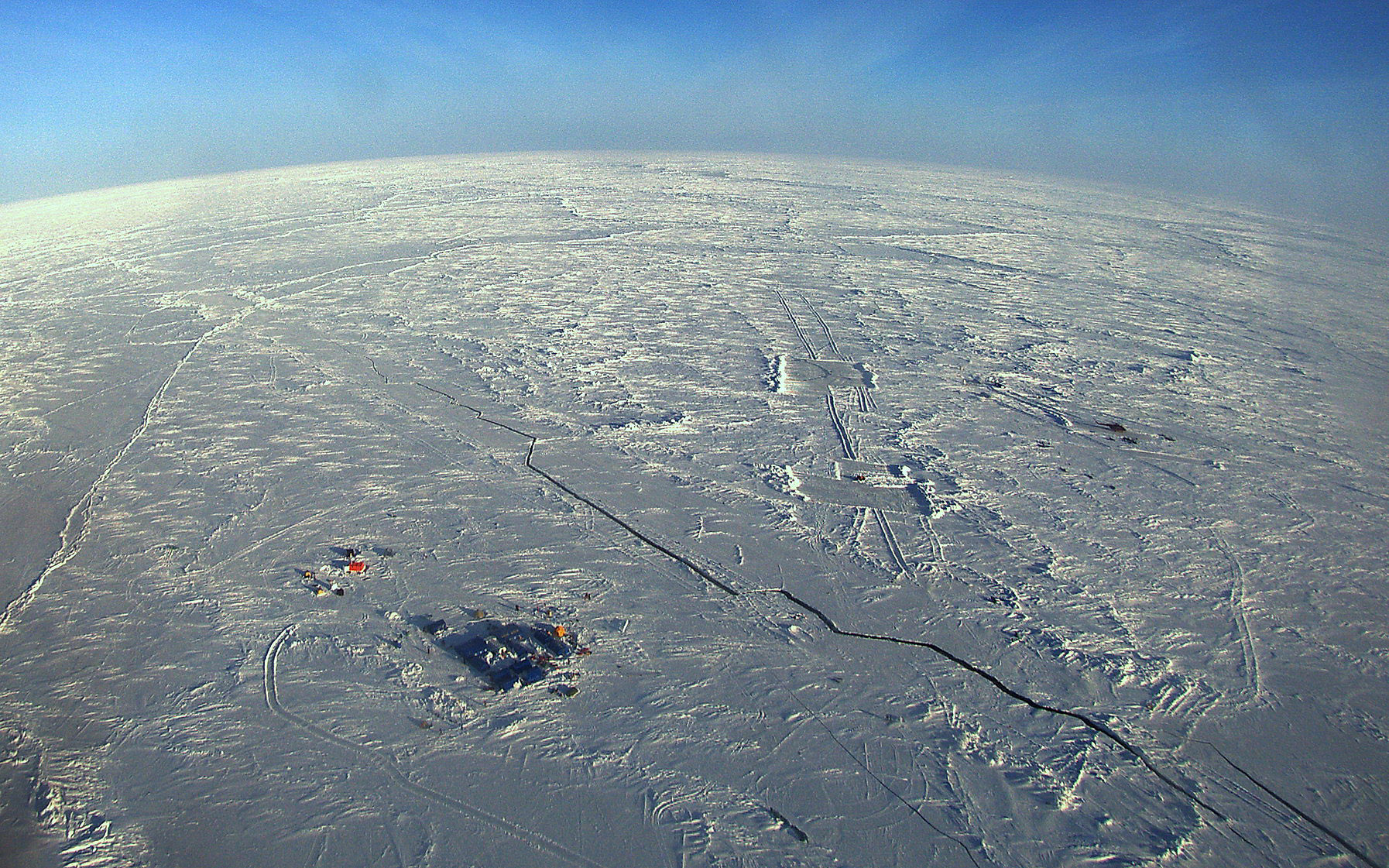 nordpol-exmurmansk-basislager-barneoicecamp-specialtravelclub-2