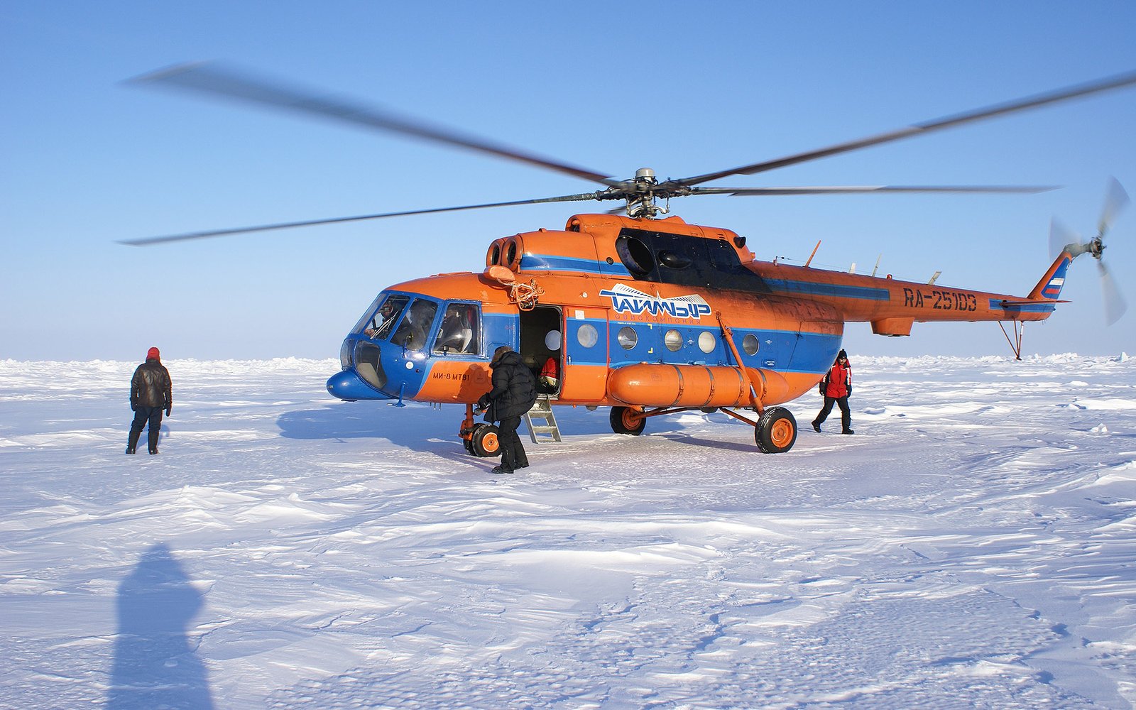 nordpol-exmurmansk-flugzeuge-mi8helikopter-specialtravelclub-1