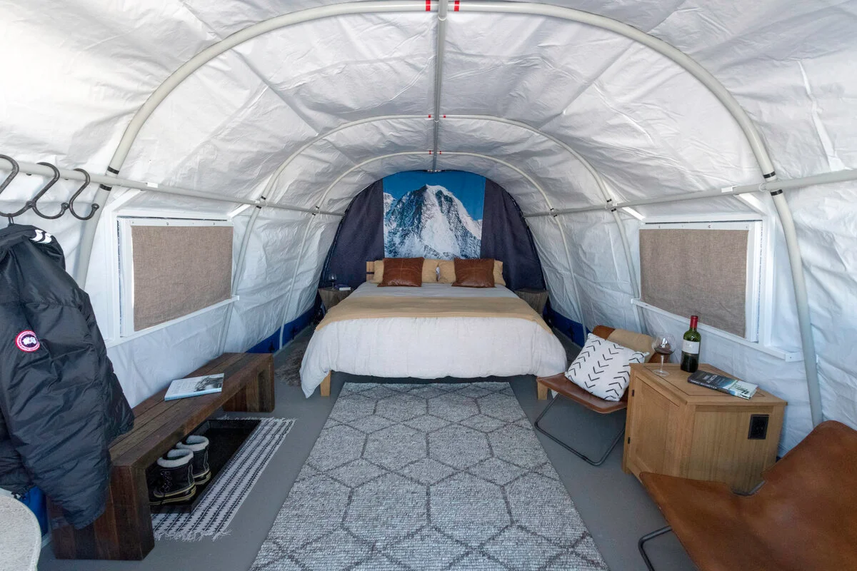 southpole-flights-camps-three-glaciers-2-antarctic-logistics-expeditions-Christopher-Michel