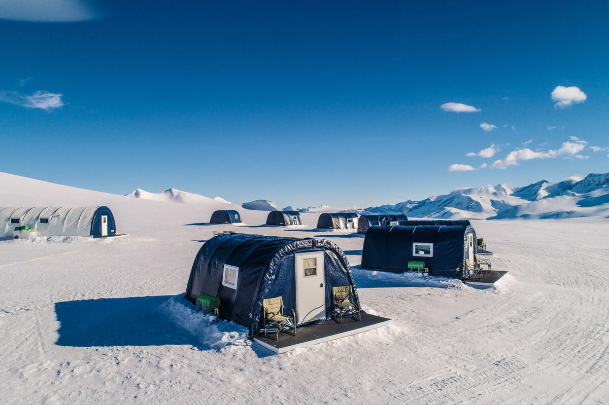 southpole-flights-camps-three-glaciers-5-antarctic-logistics-expeditions-Kirill-Umrikhin