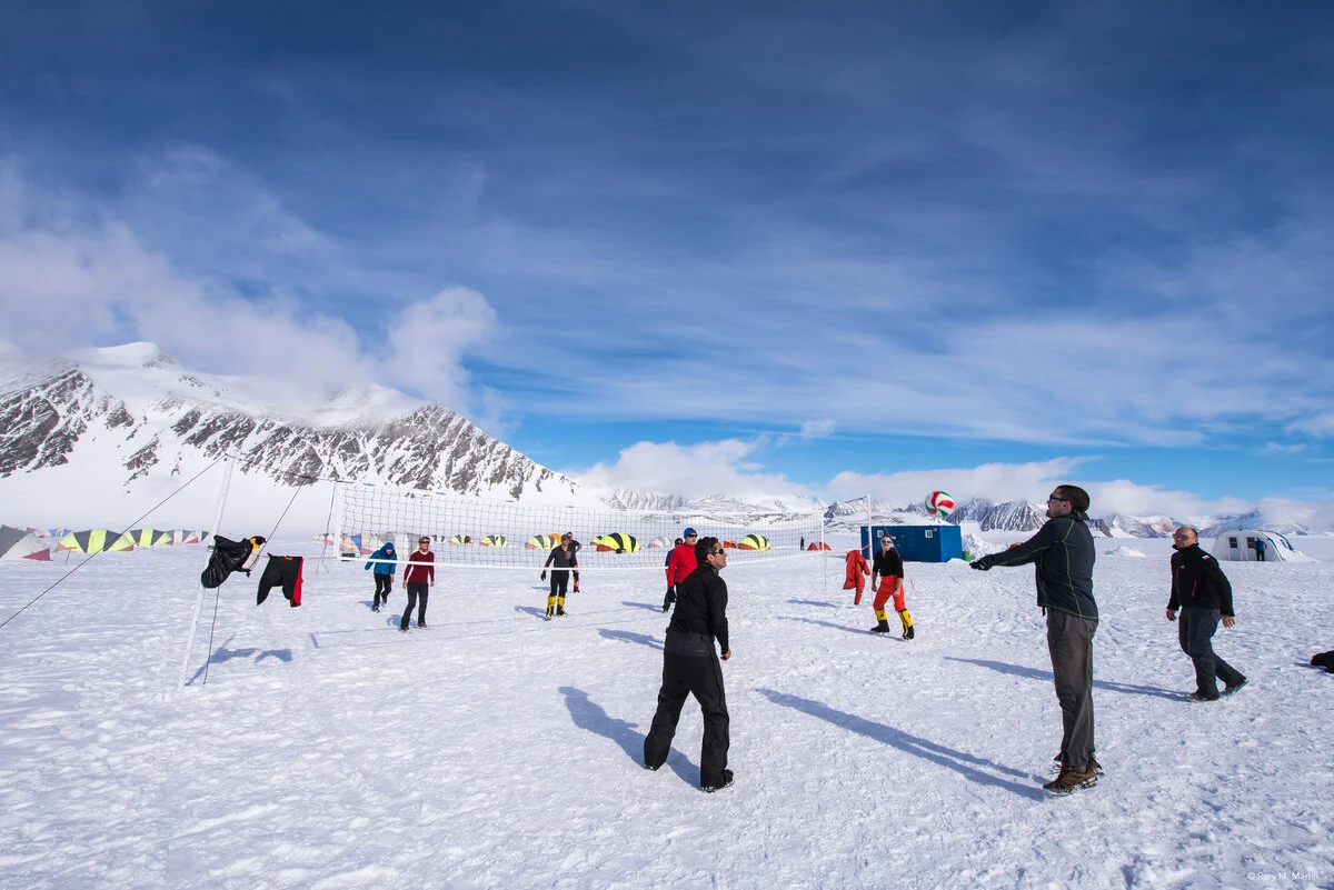 southpole-flights-camps-union-glacier-2-antarctic-logistics-expeditions-Rory-Martin