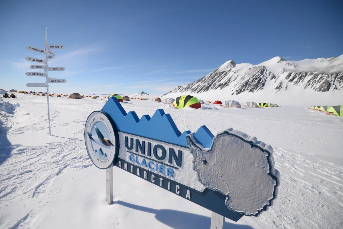 southpole-flights-camps-union-glacier-5-antarctic-logistics-expeditions-Christian-Iversen-Styve