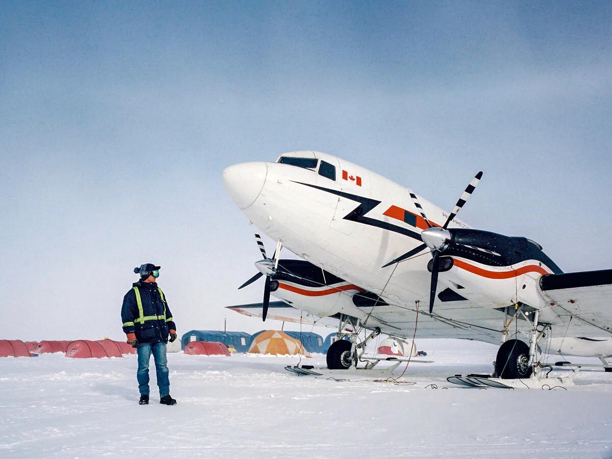 southpole-flights-overnight-antarctic-logistics-expeditions-Christopher-Michel