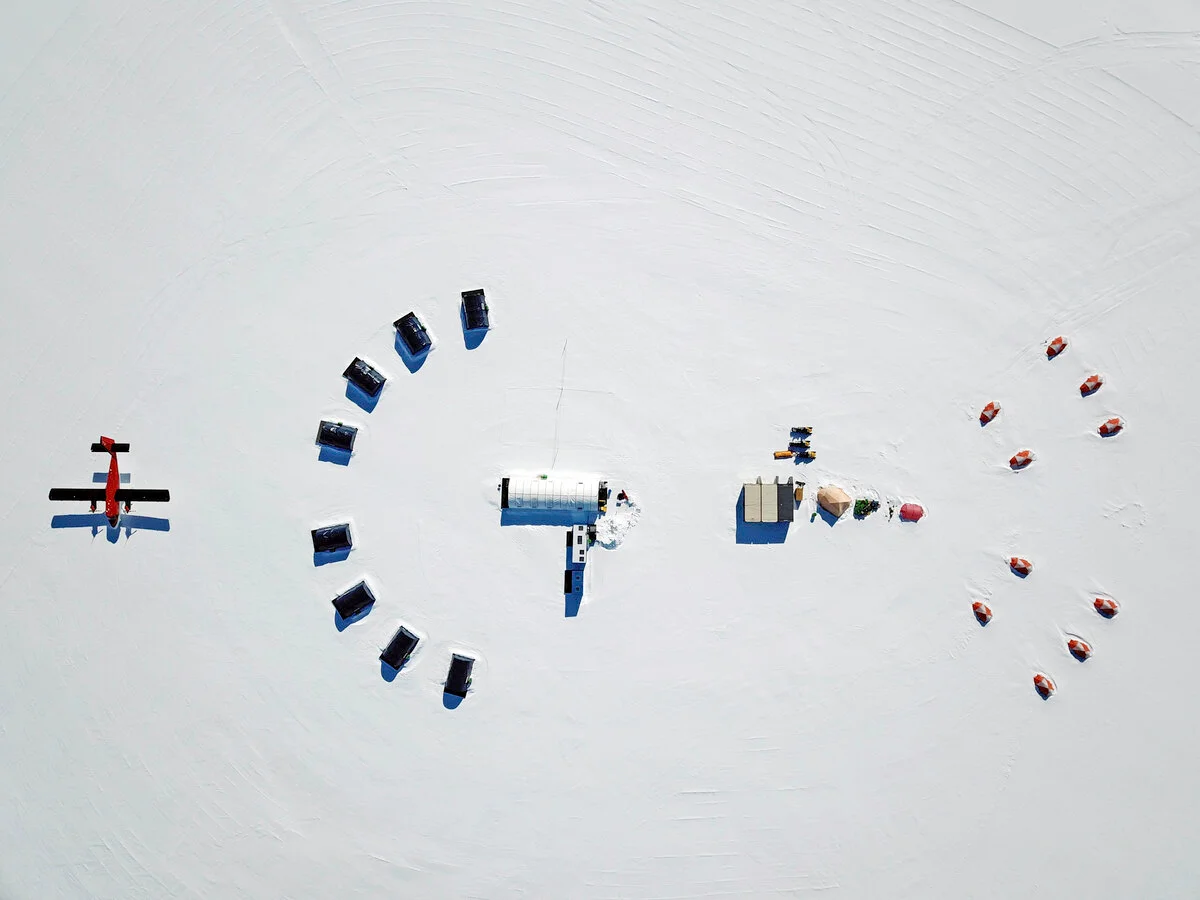 southpole-flights-overnight-three-glaciers-antarctic-logistics-expeditions-Christopher-Michel