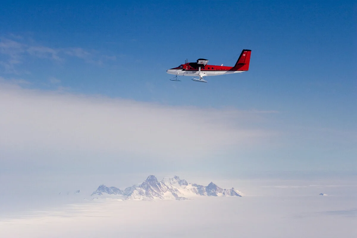 southpole-flights-twin-otter-2-antarctic-logistics-expeditions-Bryan-Cherry-Alexander