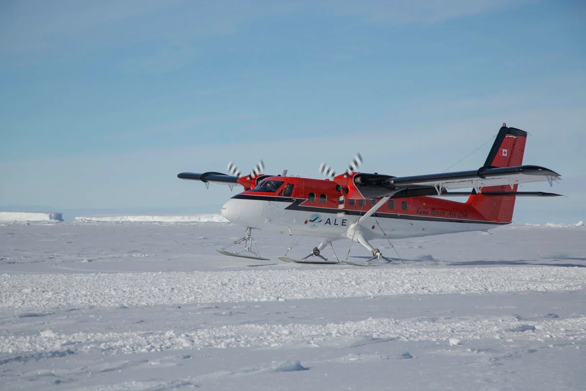 southpole-flights-twin-otter-3-antarctic-logistics-expeditions-Sue-Flood