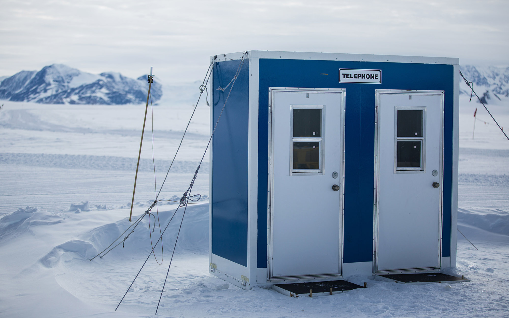 suedpolexchile-basislager-unionglaciarbasecamp-antarcticlogisticsandexpedition-ericlarsen-7