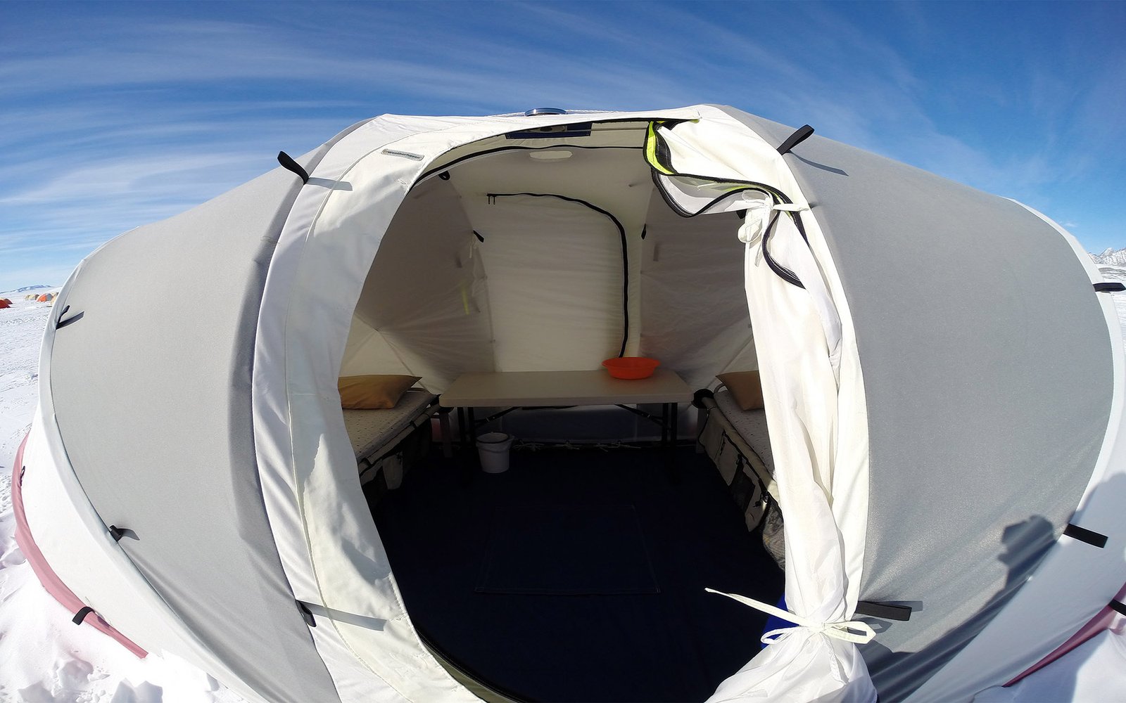 suedpolexchile-basislager-unionglaciarbasecamp-antarcticlogisticsandexpedition-lesliewicks-3