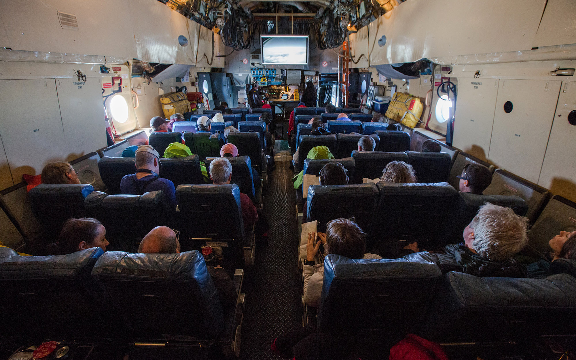 suedpolexchile-flugzeuge-illyushin-antarcticlogisticsandexpedition-ericlarsen-3