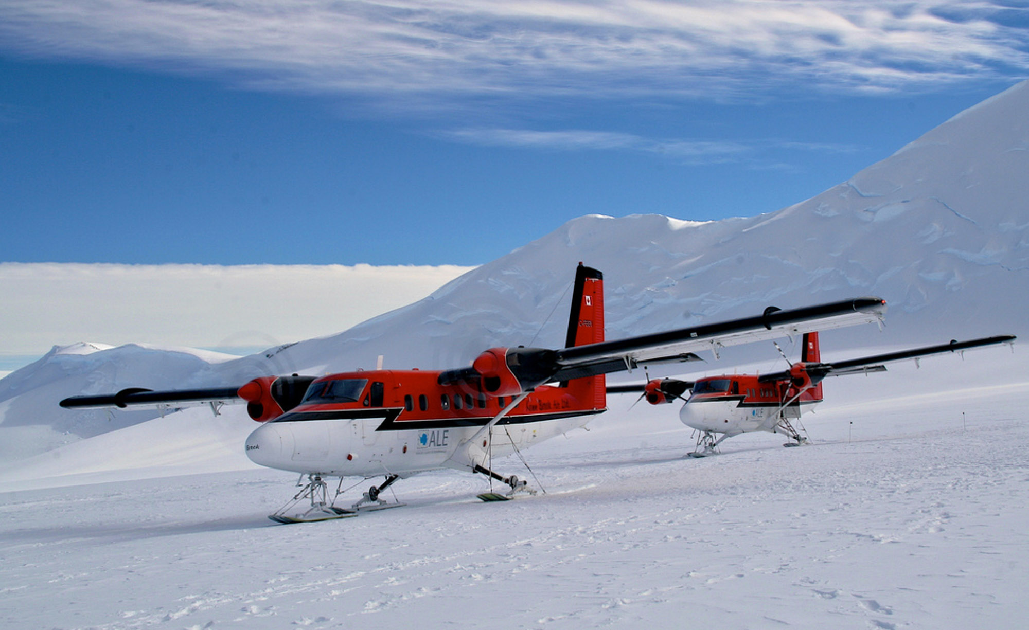 suedpolexchile-flugzeuge-twinotter-antarcticlogisticsandexpedition-russhepburn-1
