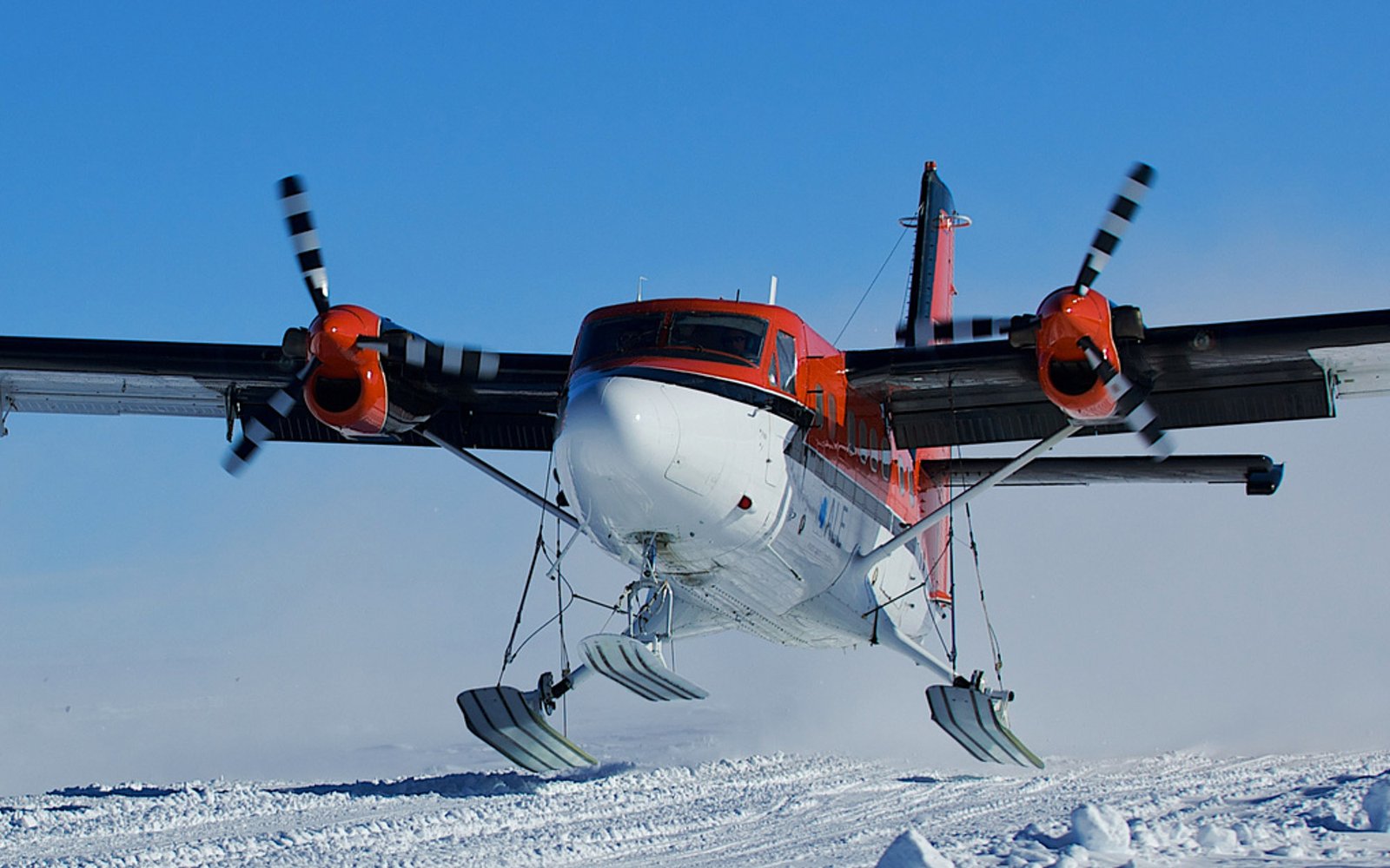 suedpolexchile-flugzeuge-twinotter-antarcticlogisticsandexpedition-russhepburn-2