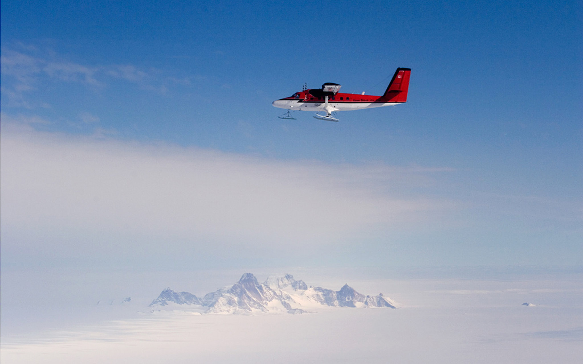 suedpolflugexchile-antarcticlogisticsandexpeditions-bcalexander-1