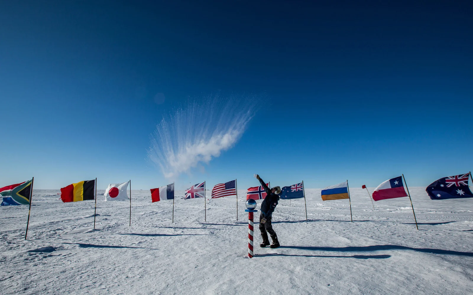suedpolflugexchile-antarcticlogisticsandexpeditions-ericlarsen-S-4