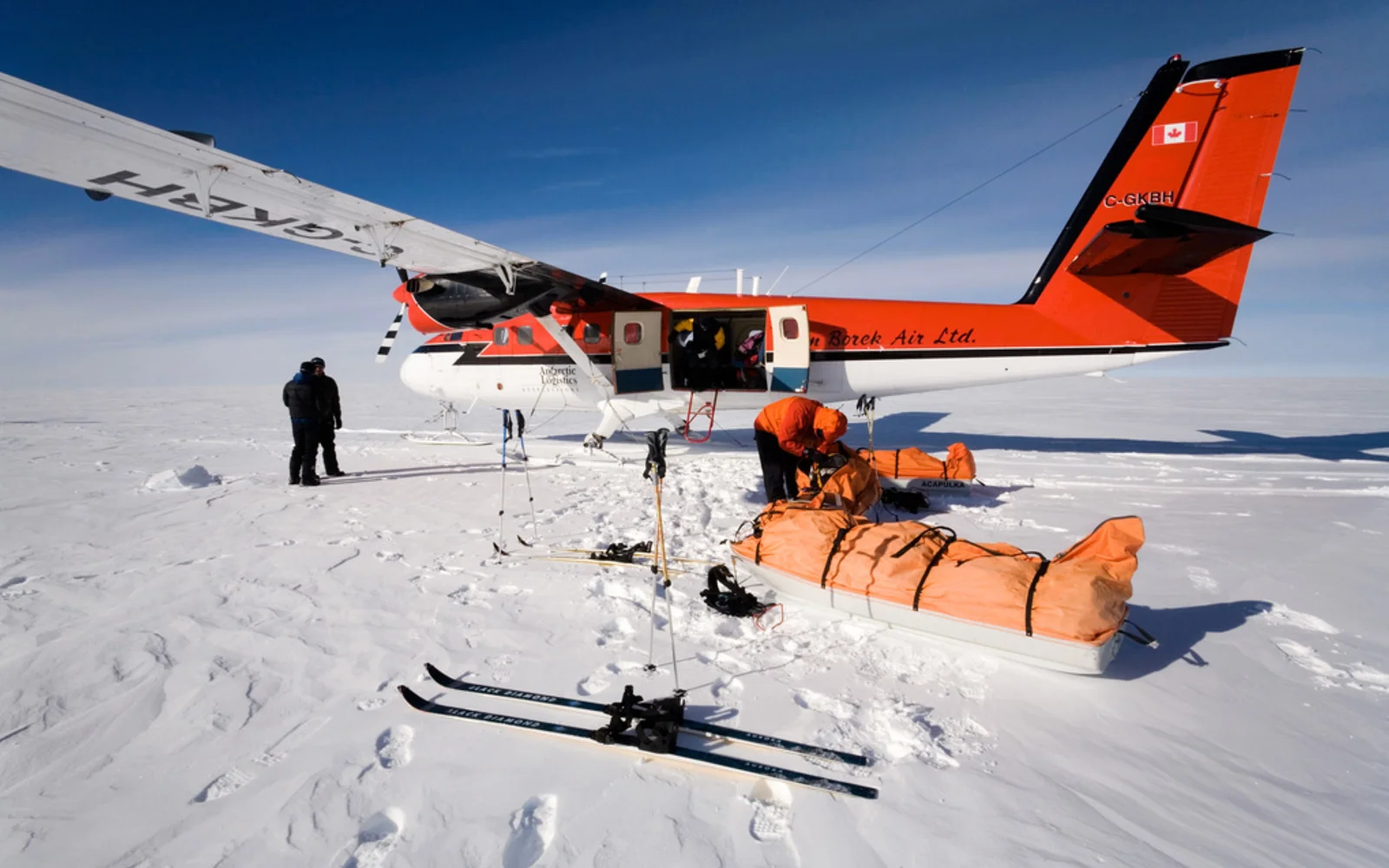 suedpolperskiexchile-antarcticlogisticsandexpeditions-bcalexander-1