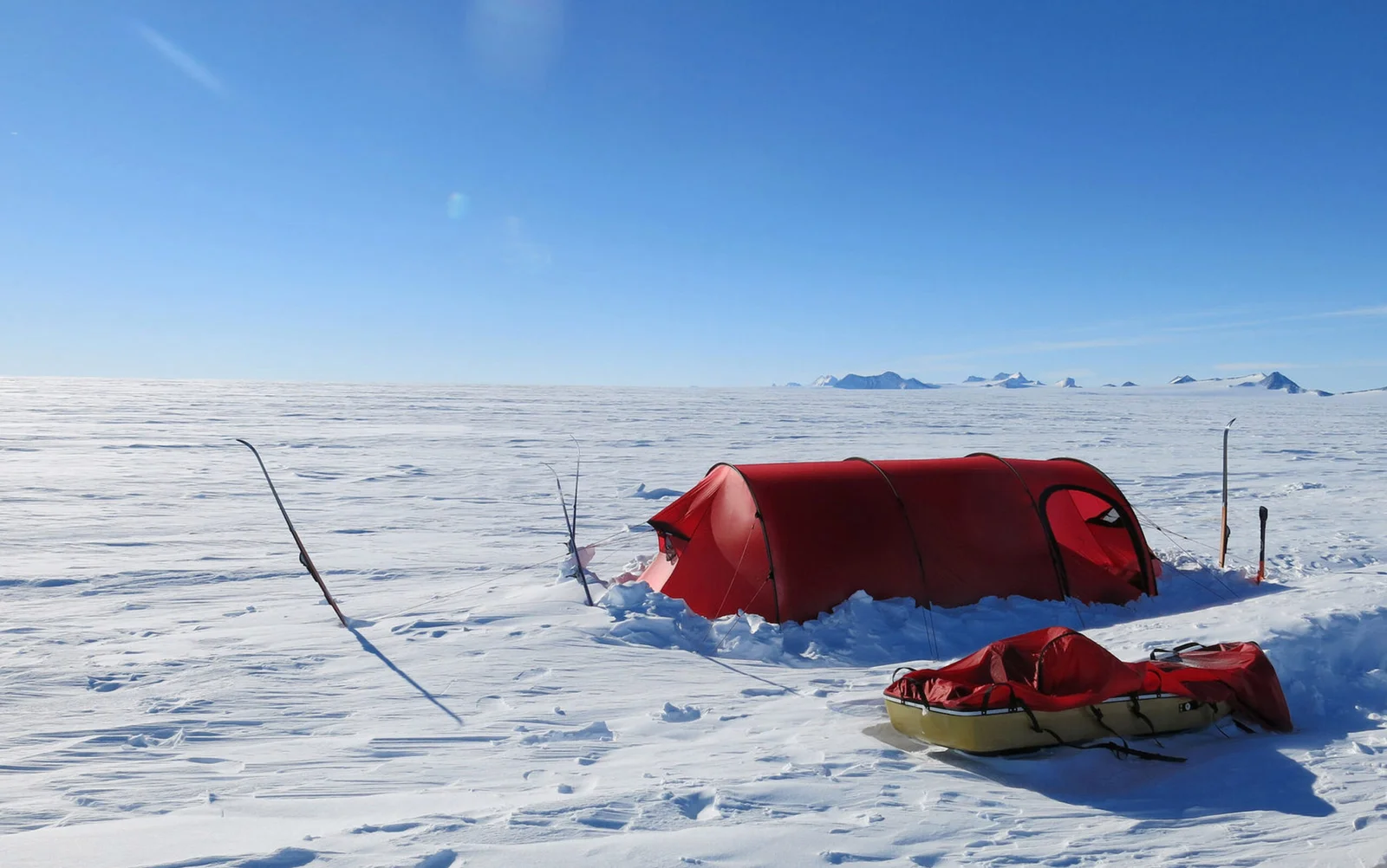 suedpolperskiexchile-antarcticlogisticsandexpeditions-carlalvey-S-3