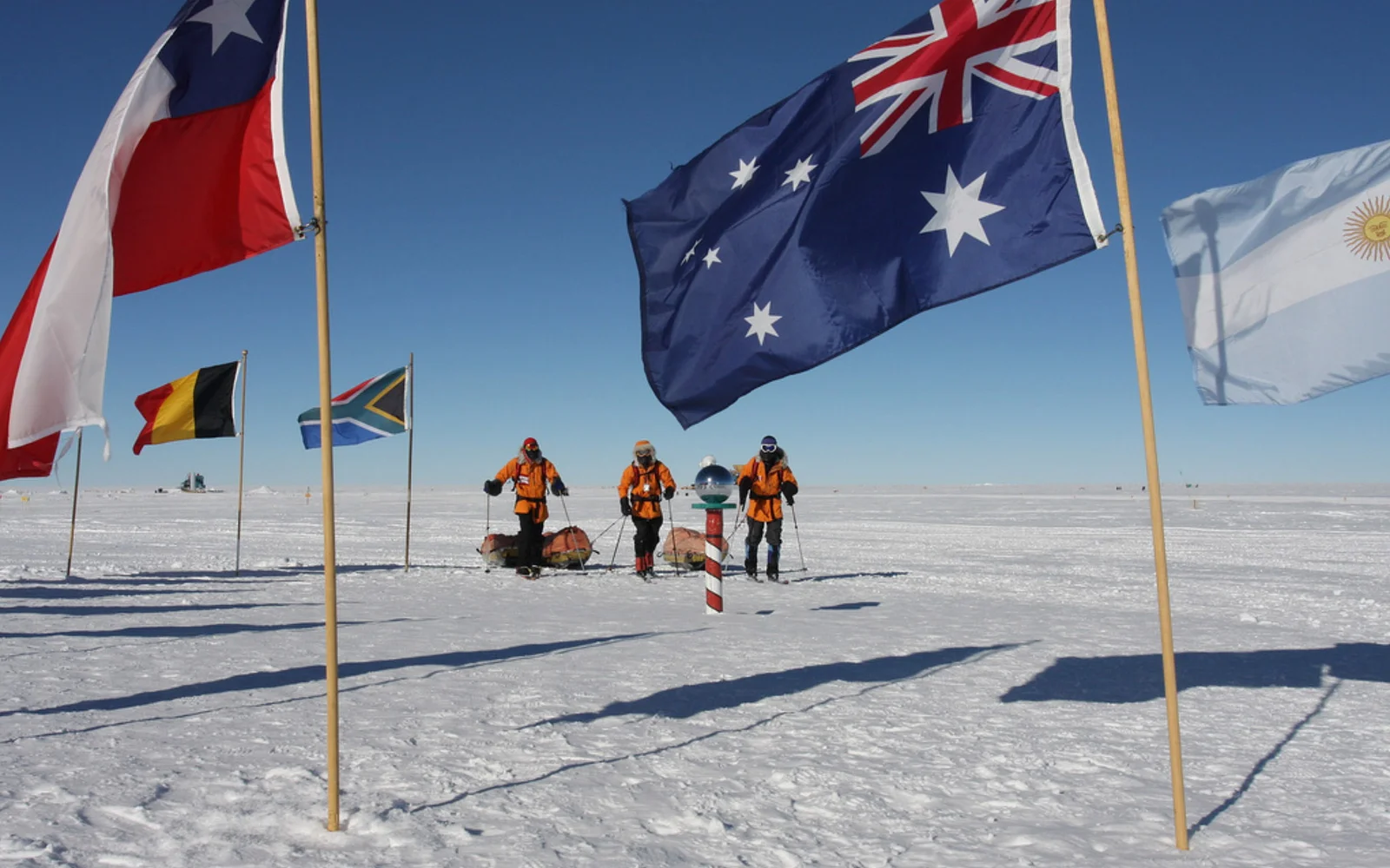 suedpolperskiexchile-antarcticlogisticsandexpeditions-davidrootes-6