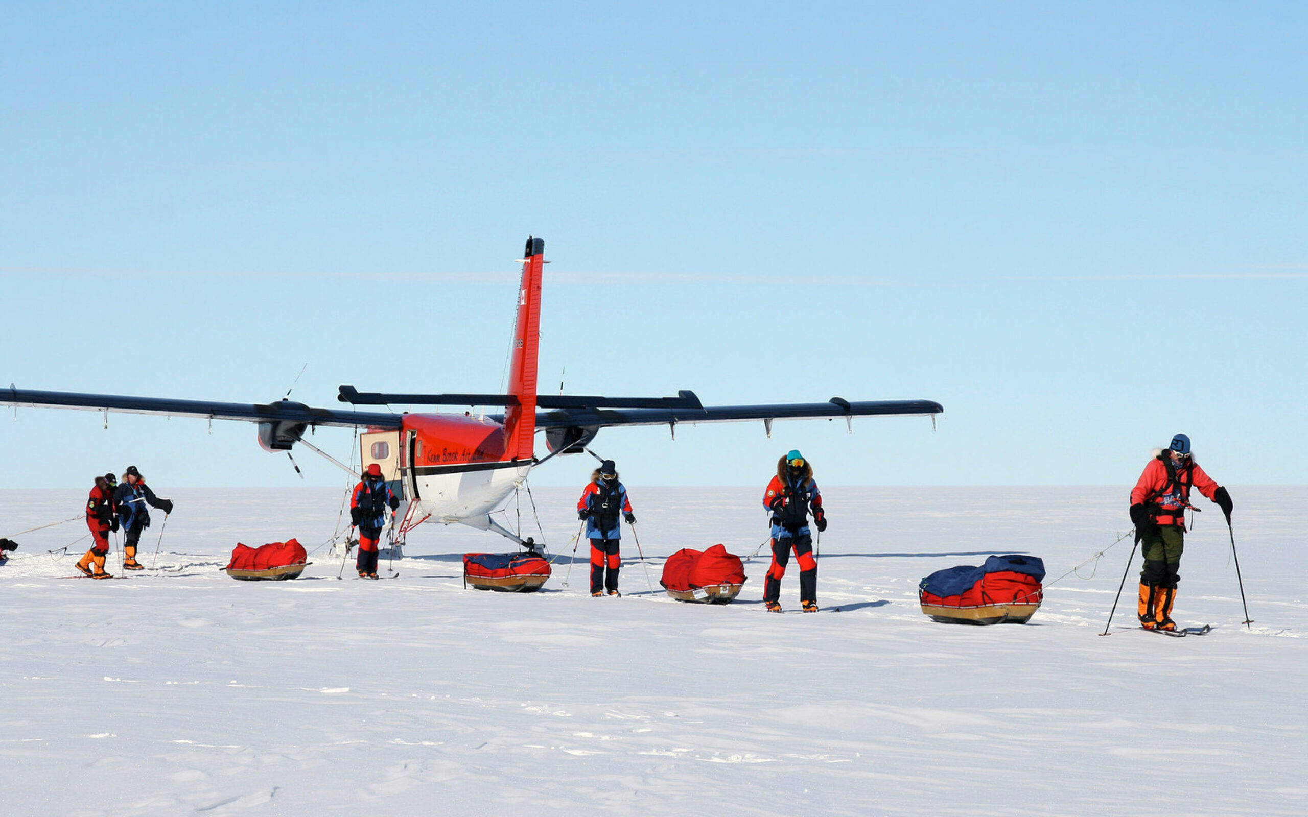 suedpolperskiexchile-antarcticlogisticsandexpeditions-russhepburn-S-2