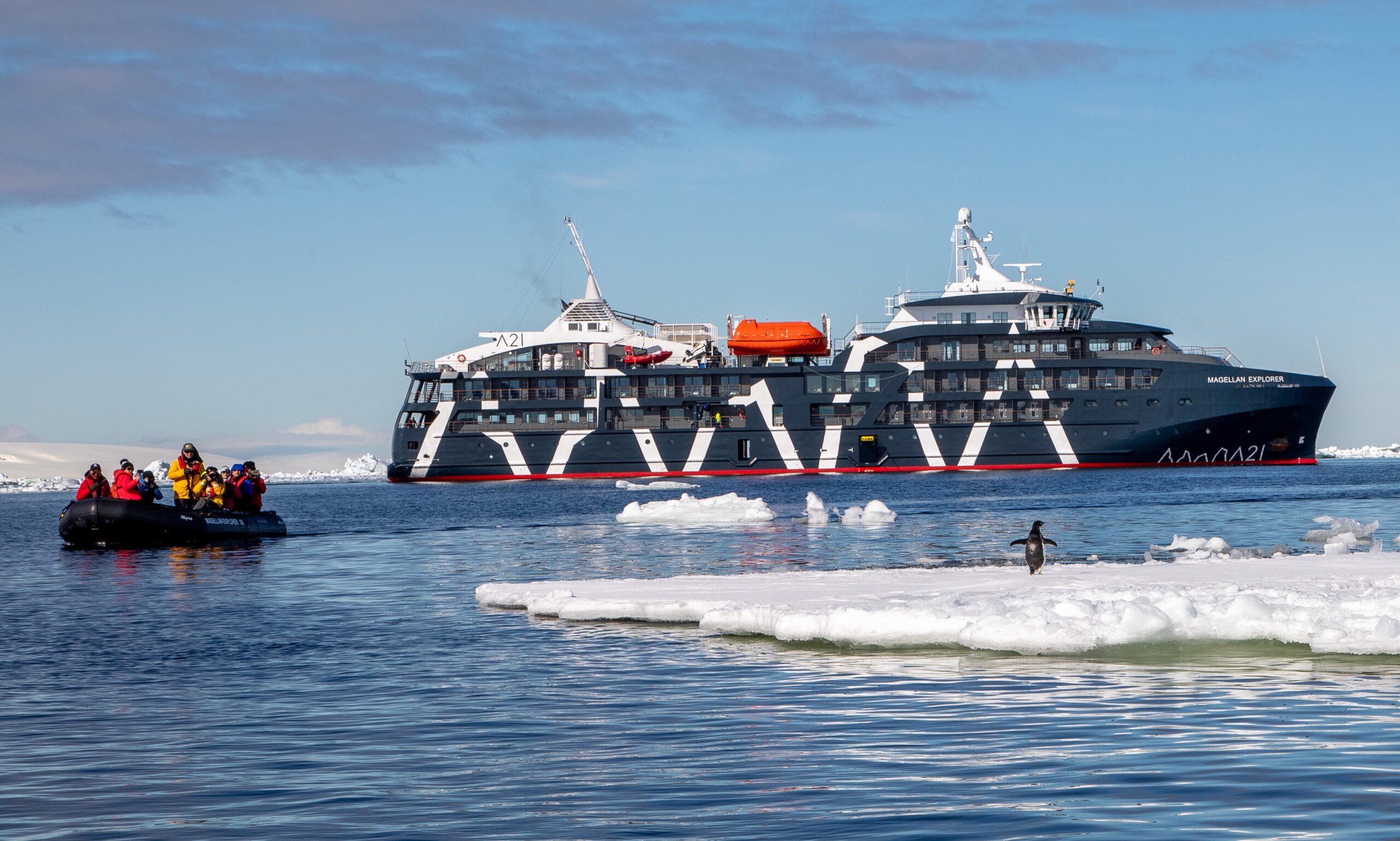 magellanexplorer-antarctica21-sandrawalser