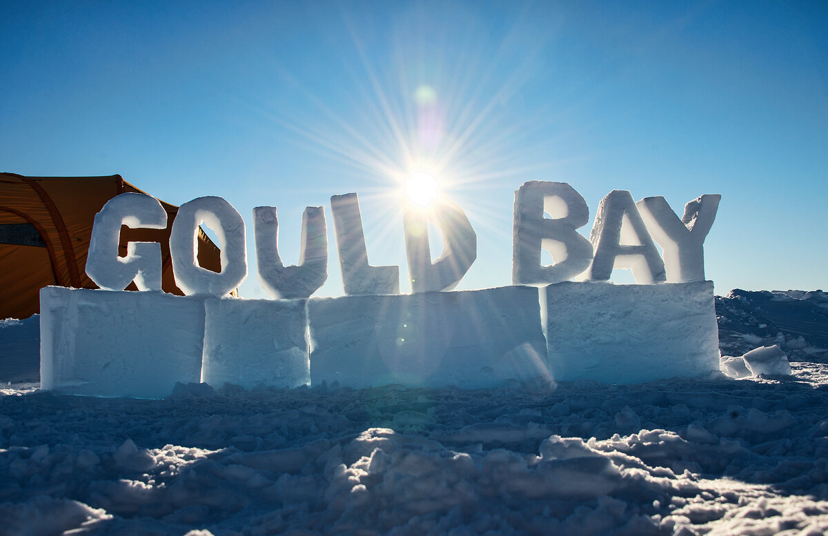 southpole-flights-camps-gould-bay-1-antarctic-logistics-expeditions-Christopher-Michel